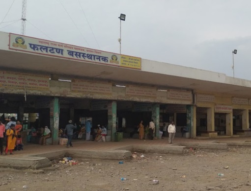 phaltan bus stand